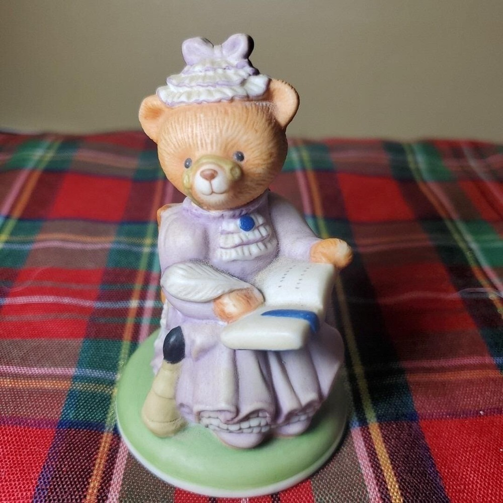 Vintage Franklin Mint Fine‎ Porcelain Bears. "Harriet Teddington" (1986)